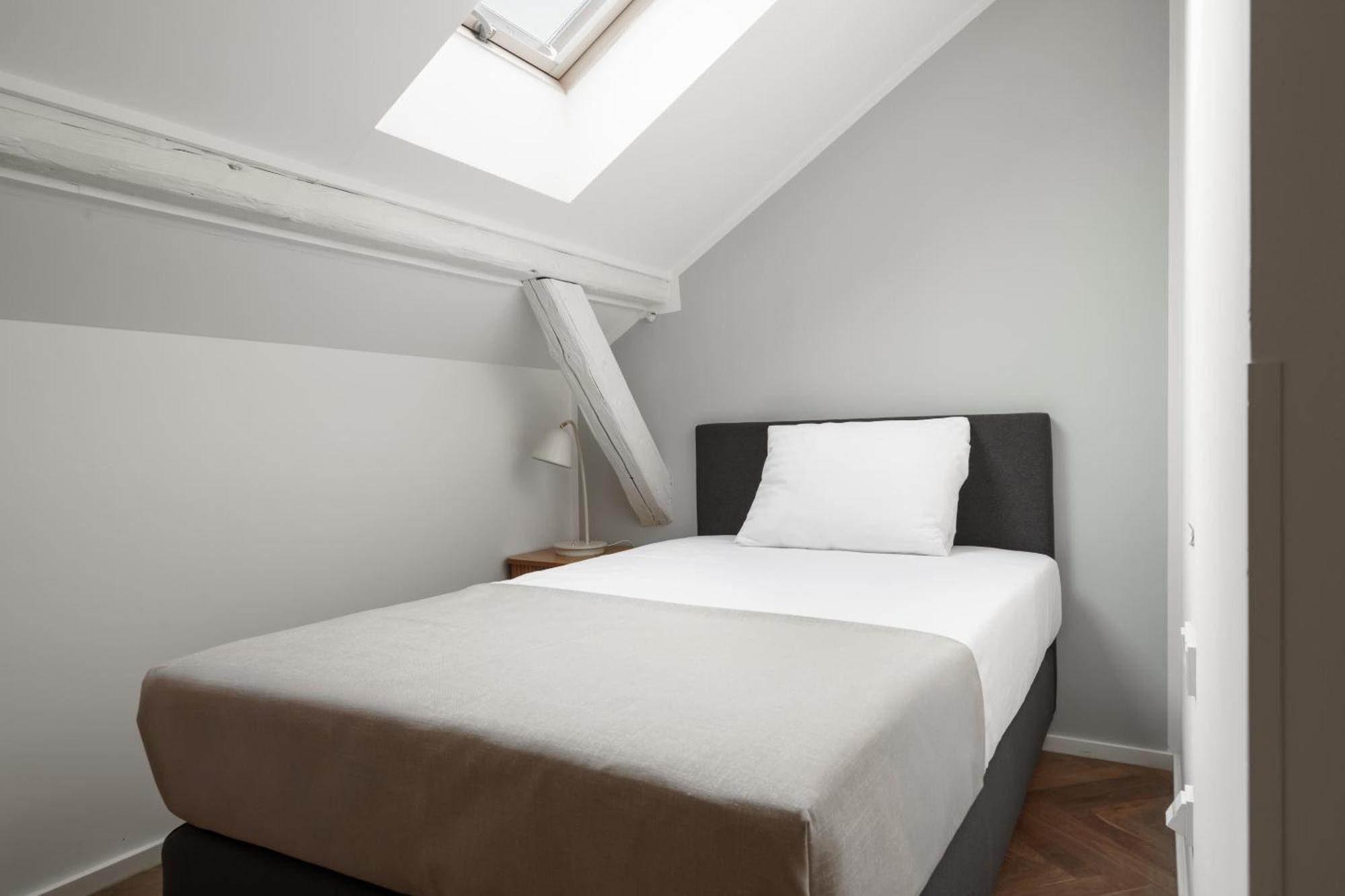 Limehome Halkova 4* Praha